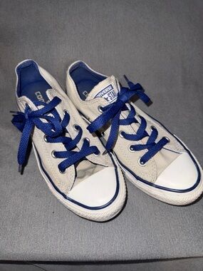 Converse Kids Low-Top Canvas Sneakers in White and Blue